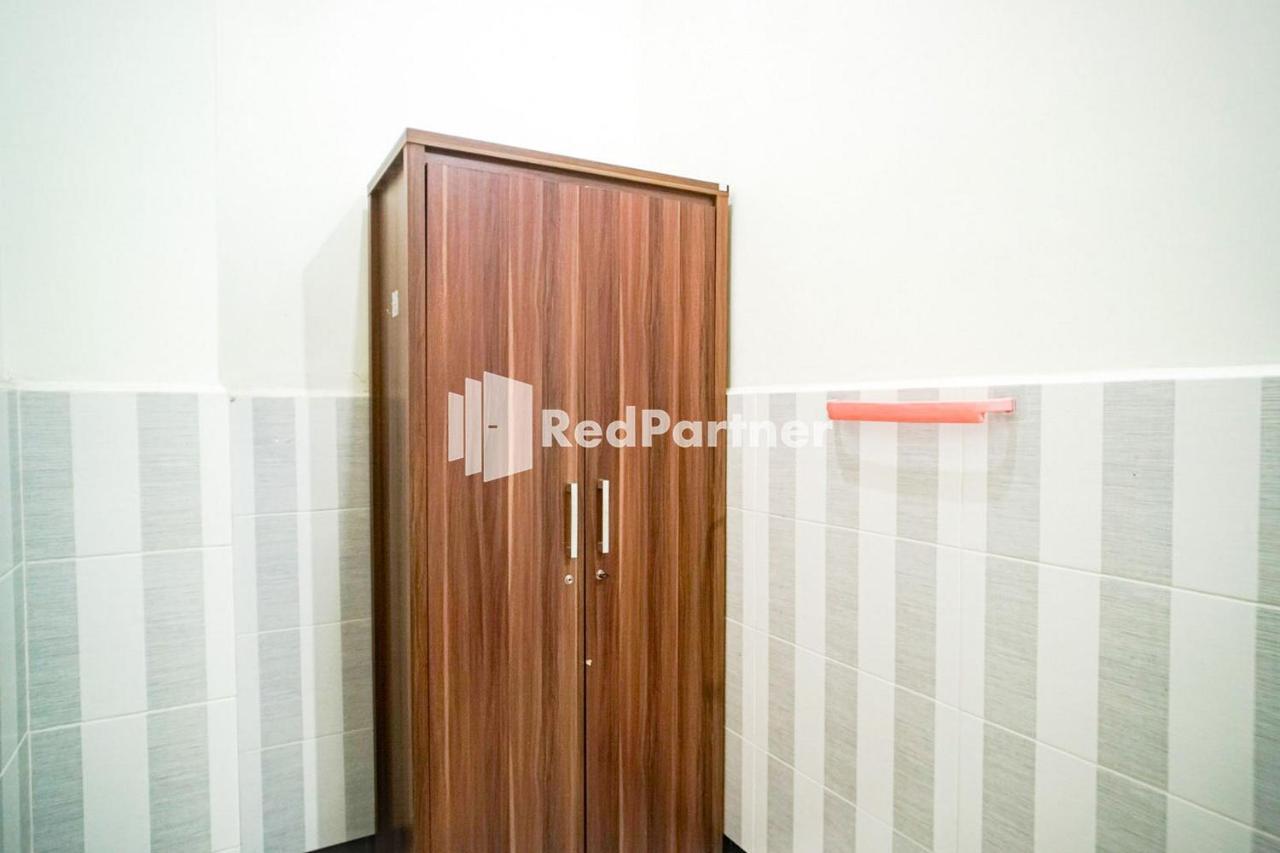 Hoki Homestay Redpartner Surabaya Ngoại thất bức ảnh