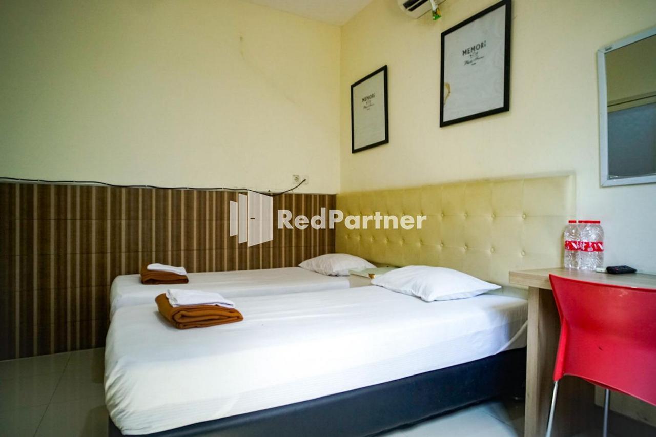 Hoki Homestay Redpartner Surabaya Ngoại thất bức ảnh