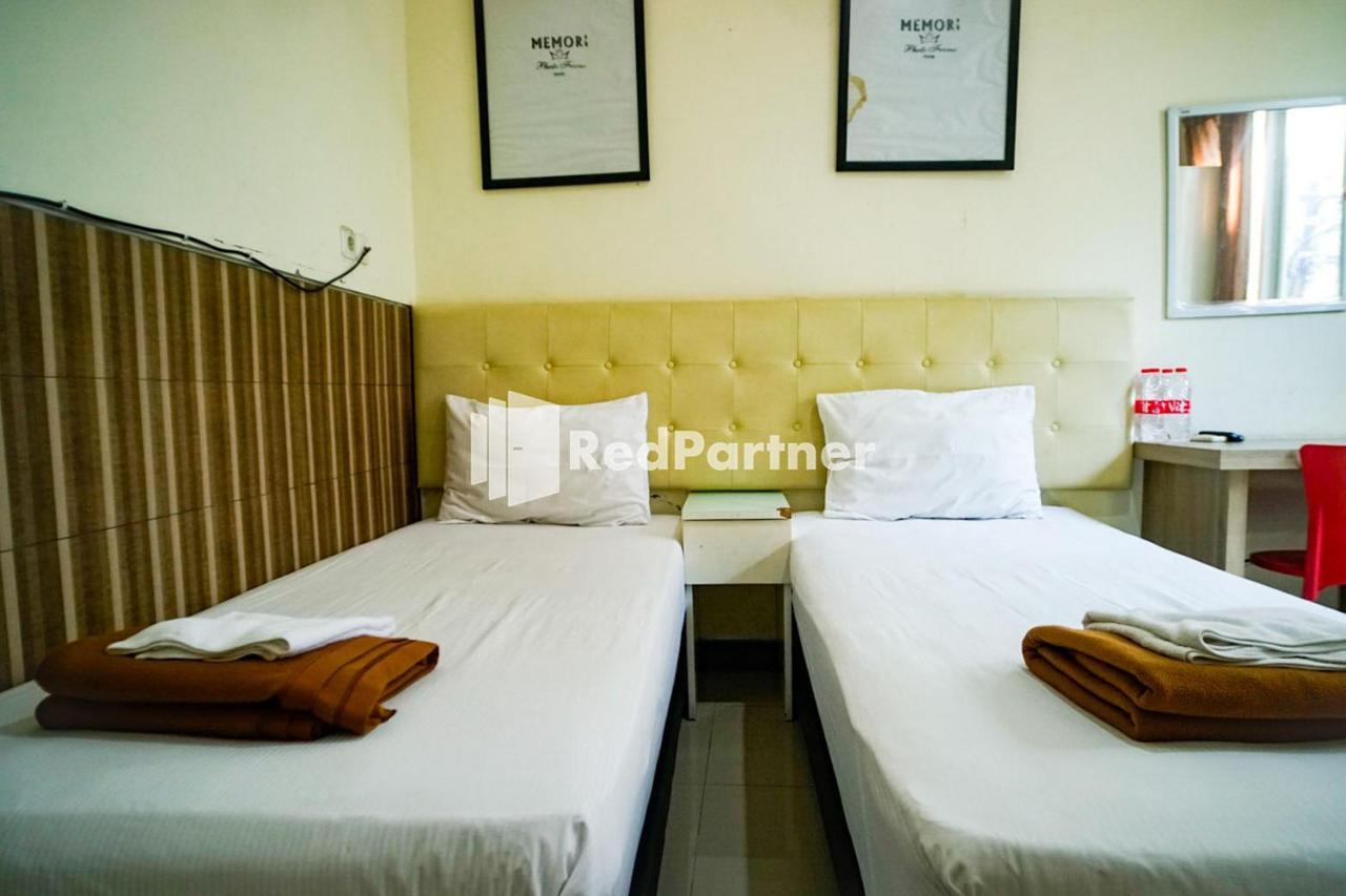 Hoki Homestay Redpartner Surabaya Ngoại thất bức ảnh