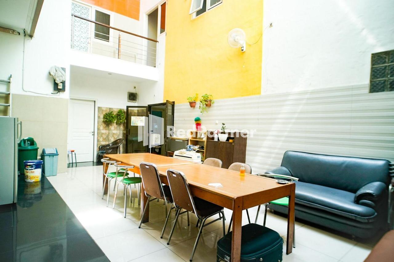 Hoki Homestay Redpartner Surabaya Ngoại thất bức ảnh