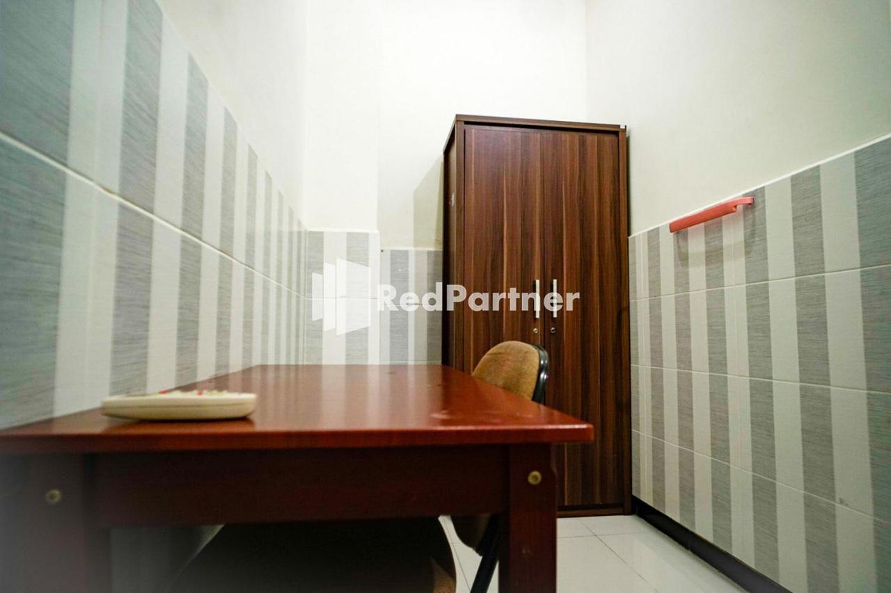 Hoki Homestay Redpartner Surabaya Ngoại thất bức ảnh