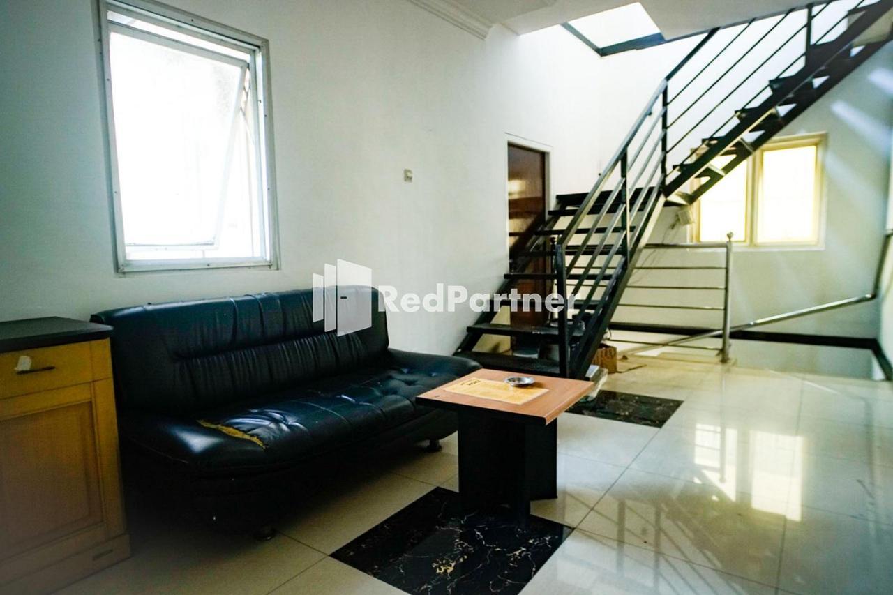 Hoki Homestay Redpartner Surabaya Ngoại thất bức ảnh