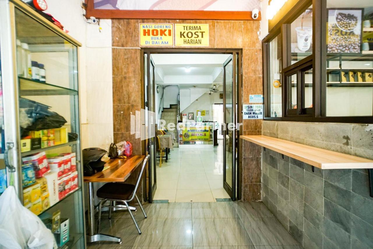Hoki Homestay Redpartner Surabaya Ngoại thất bức ảnh