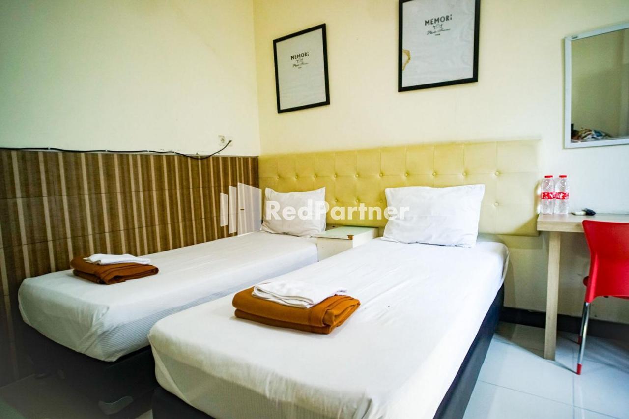 Hoki Homestay Redpartner Surabaya Ngoại thất bức ảnh