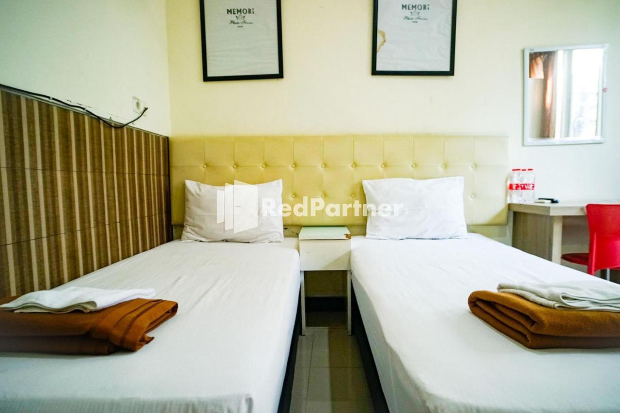 Hoki Homestay Redpartner Surabaya Ngoại thất bức ảnh